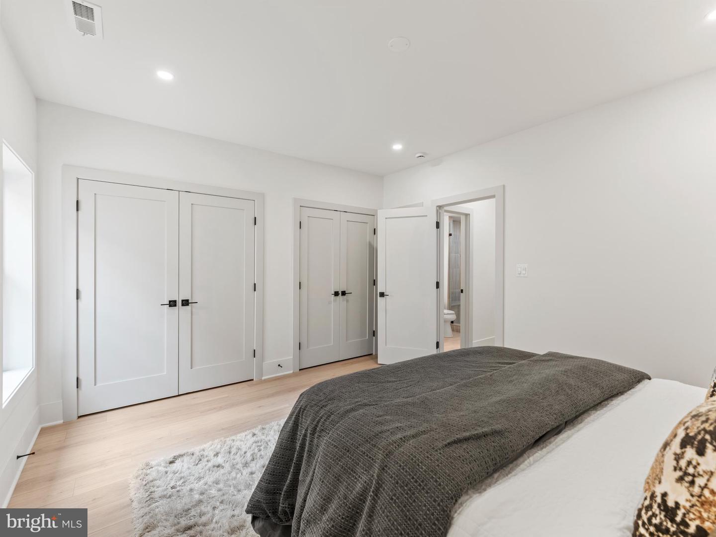 5016 6TH ST N, ARLINGTON, Virginia 22203, 6 Bedrooms Bedrooms, ,6 BathroomsBathrooms,Residential,For sale,5016 6TH ST N,VAAR2062688 MLS # VAAR2062688