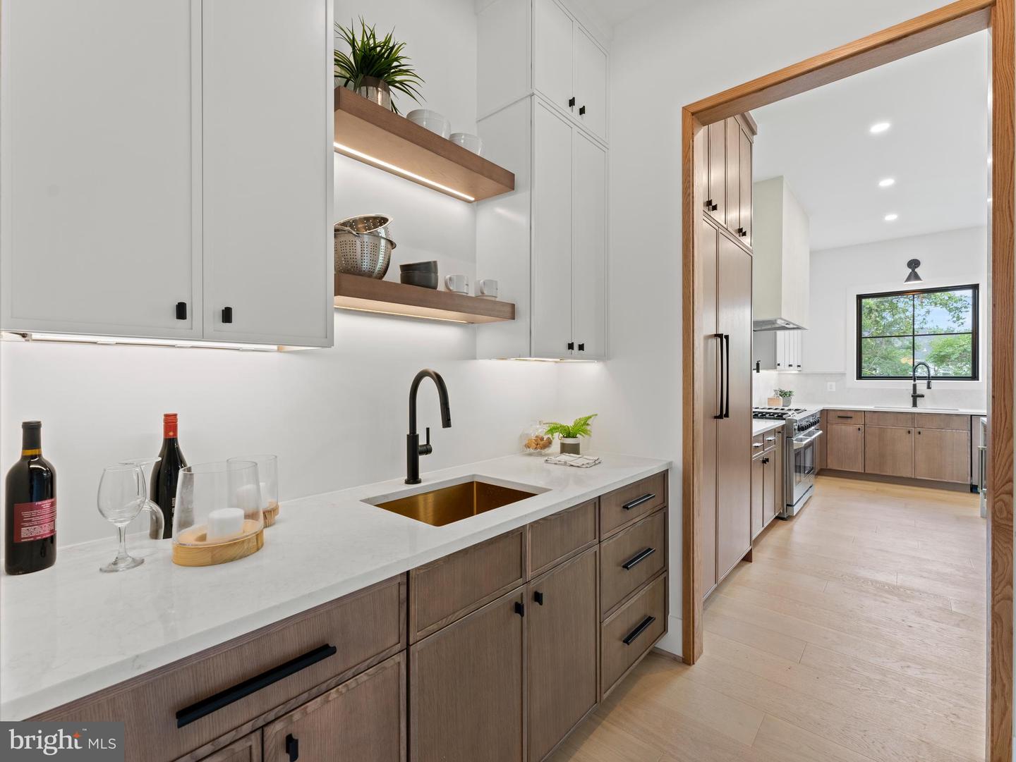 5016 6TH ST N, ARLINGTON, Virginia 22203, 6 Bedrooms Bedrooms, ,6 BathroomsBathrooms,Residential,For sale,5016 6TH ST N,VAAR2062688 MLS # VAAR2062688