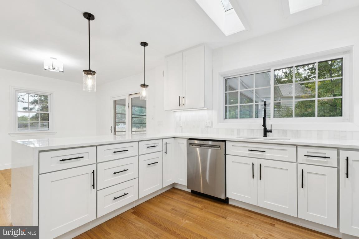 3209 MILITARY RD, ARLINGTON, Virginia 22207, 4 Bedrooms Bedrooms, ,3 BathroomsBathrooms,Residential,For sale,3209 MILITARY RD,VAAR2062734 MLS # VAAR2062734