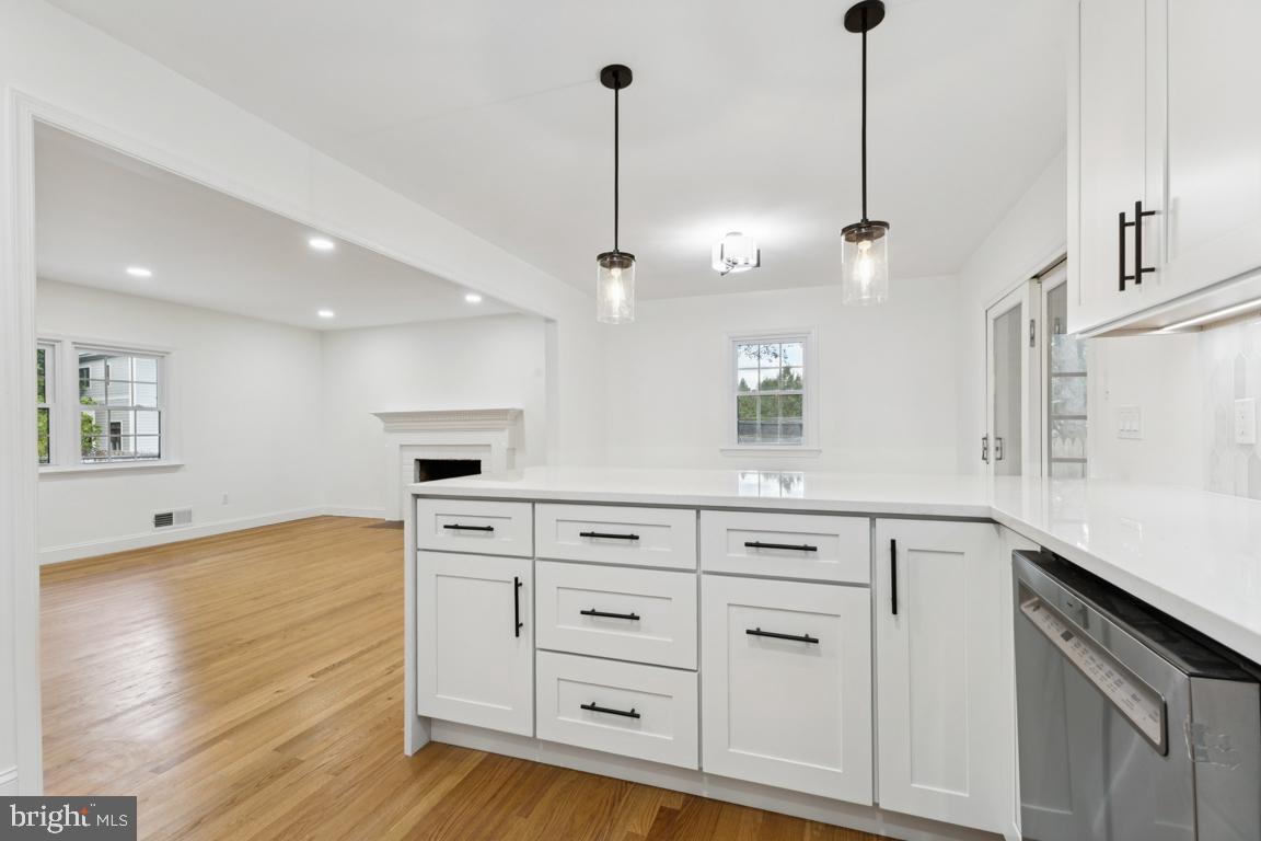 3209 MILITARY RD, ARLINGTON, Virginia 22207, 4 Bedrooms Bedrooms, ,3 BathroomsBathrooms,Residential,For sale,3209 MILITARY RD,VAAR2062734 MLS # VAAR2062734