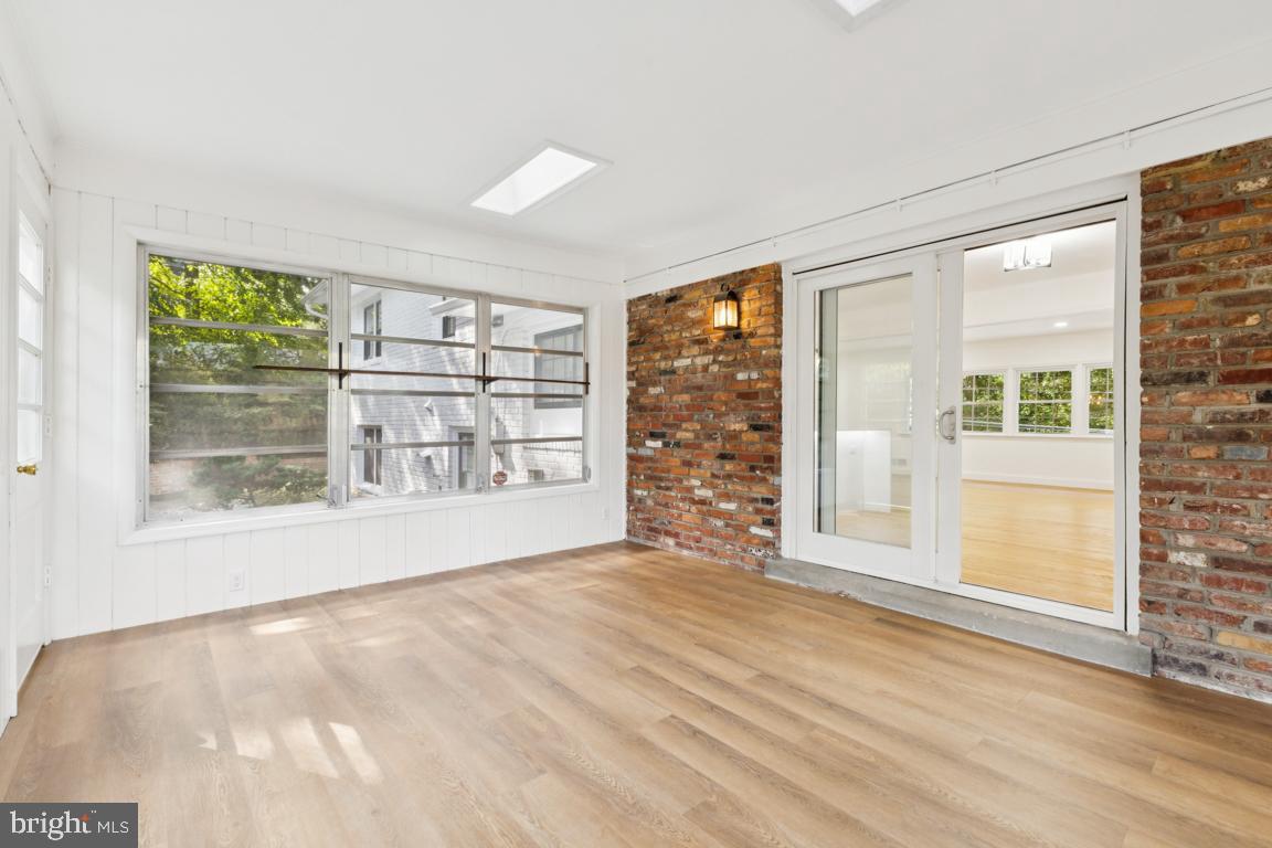 3209 MILITARY RD, ARLINGTON, Virginia 22207, 4 Bedrooms Bedrooms, ,3 BathroomsBathrooms,Residential,For sale,3209 MILITARY RD,VAAR2062734 MLS # VAAR2062734