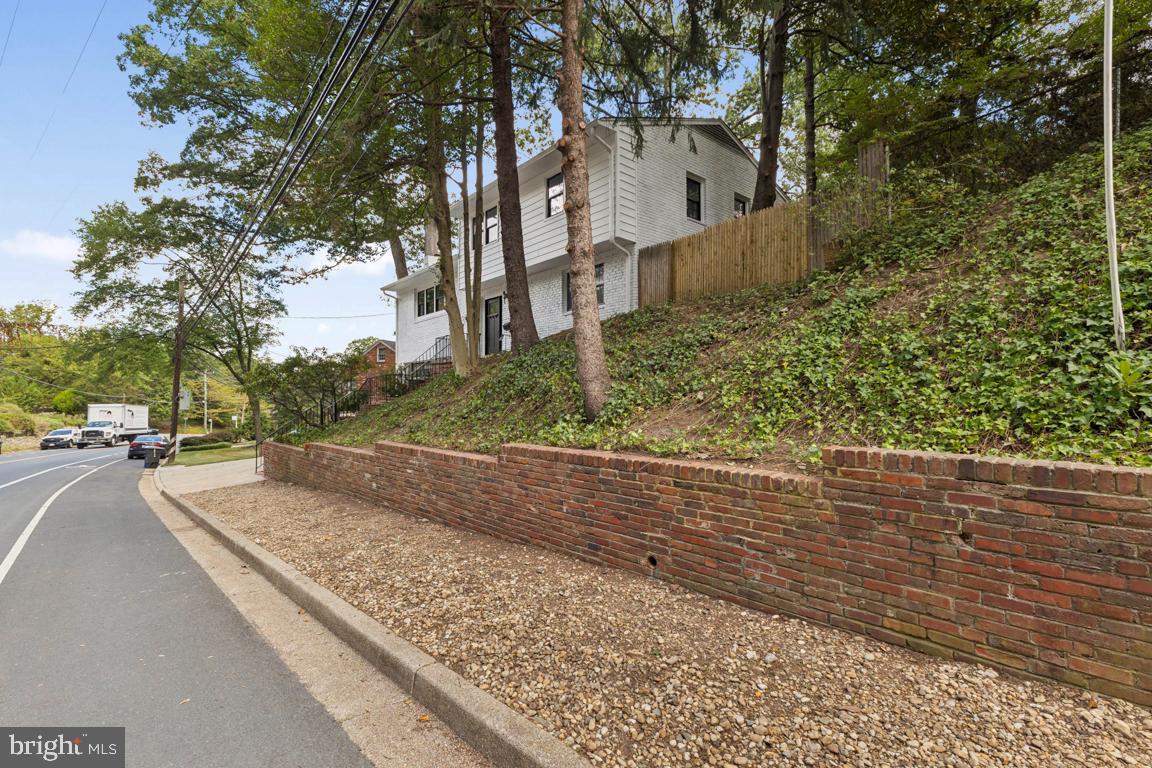 3209 MILITARY RD, ARLINGTON, Virginia 22207, 4 Bedrooms Bedrooms, ,3 BathroomsBathrooms,Residential,For sale,3209 MILITARY RD,VAAR2062734 MLS # VAAR2062734