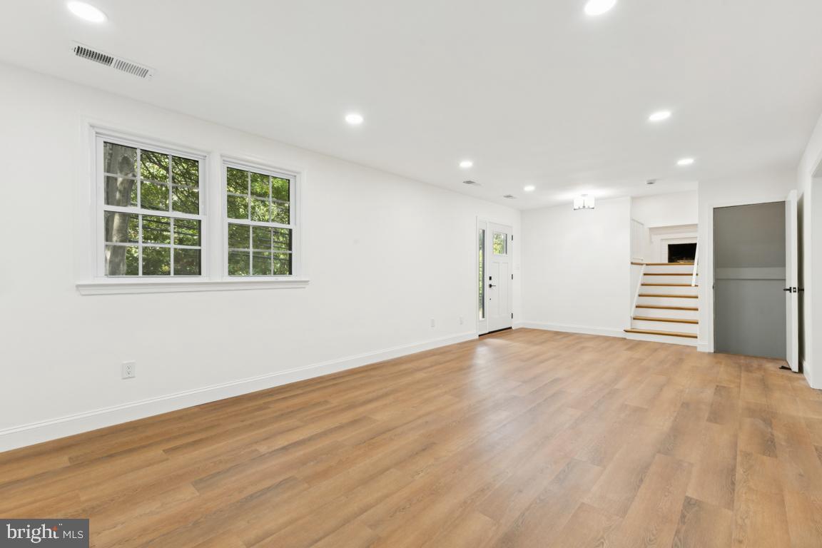 3209 MILITARY RD, ARLINGTON, Virginia 22207, 4 Bedrooms Bedrooms, ,3 BathroomsBathrooms,Residential,For sale,3209 MILITARY RD,VAAR2062734 MLS # VAAR2062734