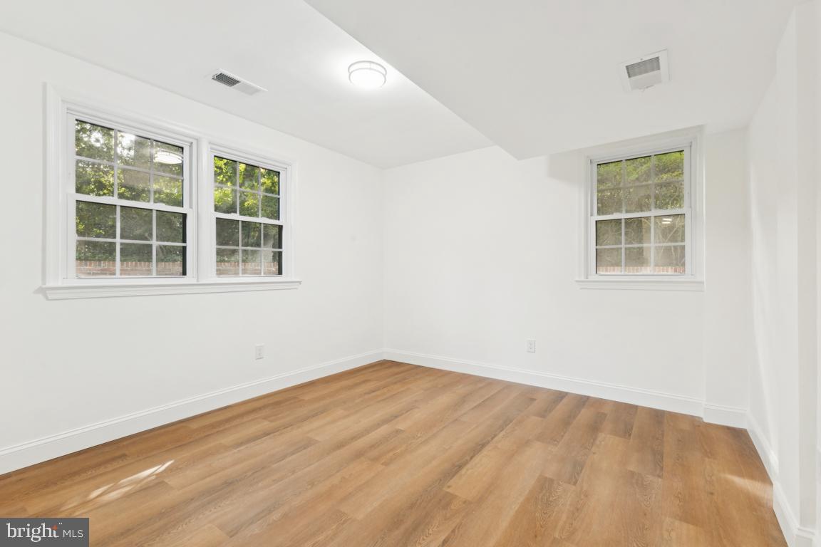 3209 MILITARY RD, ARLINGTON, Virginia 22207, 4 Bedrooms Bedrooms, ,3 BathroomsBathrooms,Residential,For sale,3209 MILITARY RD,VAAR2062734 MLS # VAAR2062734