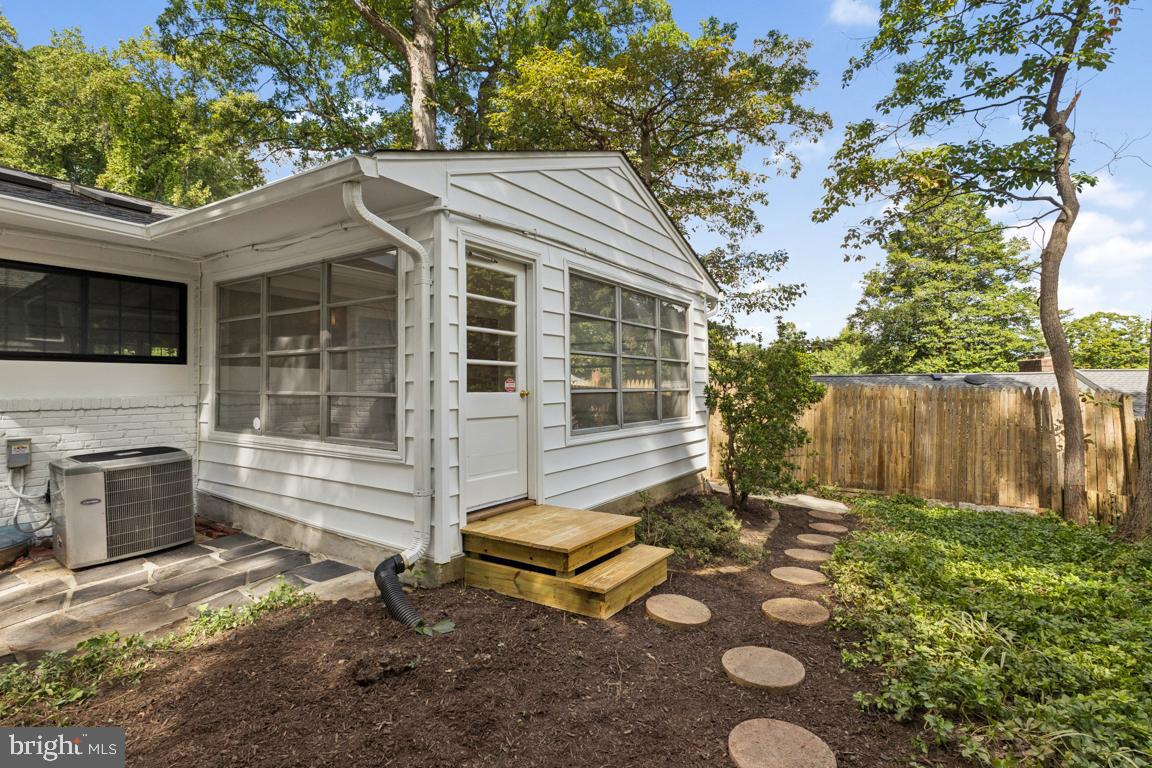 3209 MILITARY RD, ARLINGTON, Virginia 22207, 4 Bedrooms Bedrooms, ,3 BathroomsBathrooms,Residential,For sale,3209 MILITARY RD,VAAR2062734 MLS # VAAR2062734