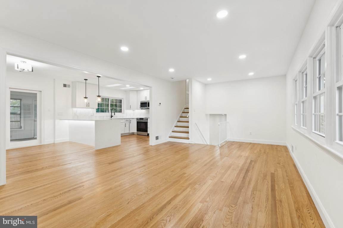 3209 MILITARY RD, ARLINGTON, Virginia 22207, 4 Bedrooms Bedrooms, ,3 BathroomsBathrooms,Residential,For sale,3209 MILITARY RD,VAAR2062734 MLS # VAAR2062734