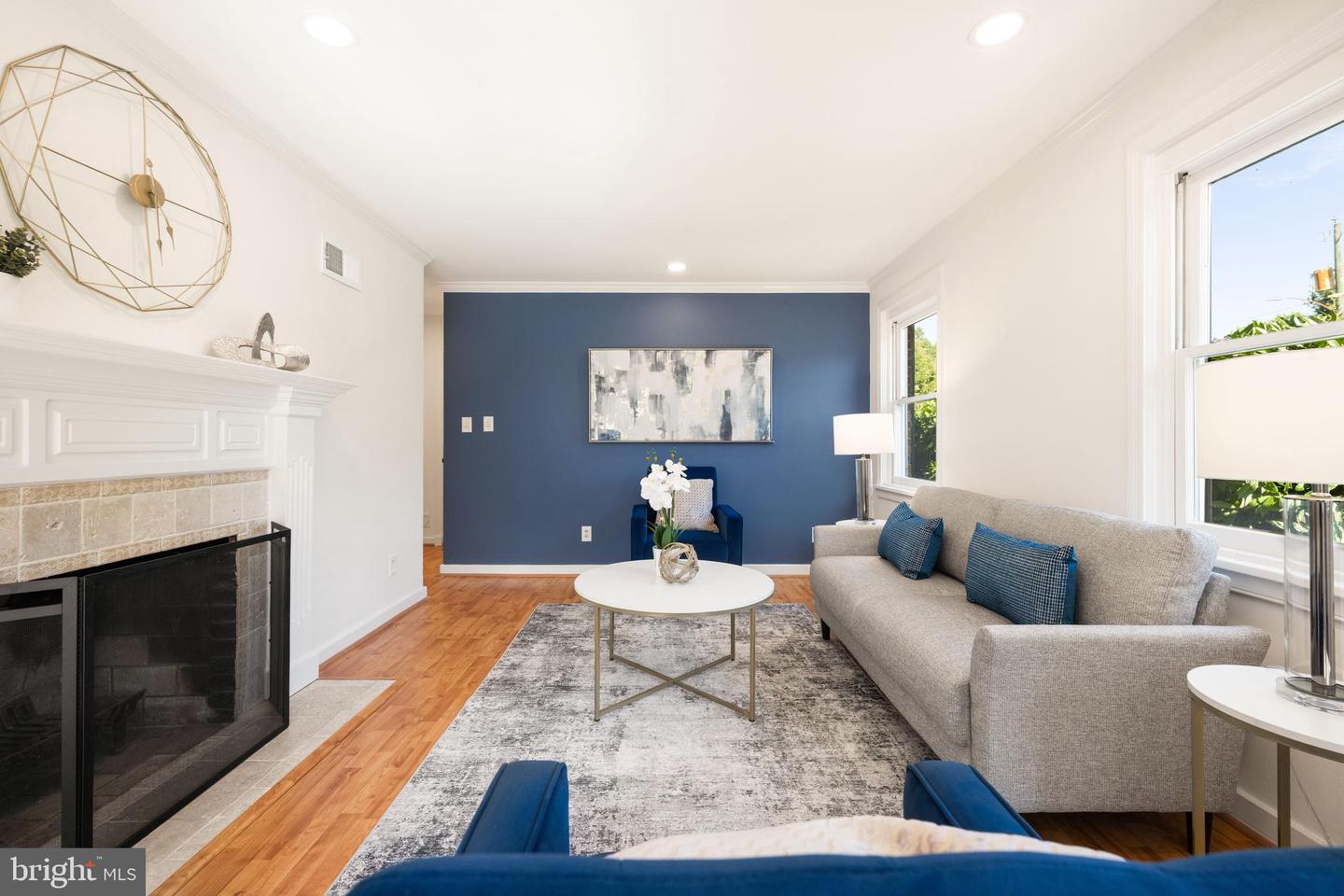 ALEXANDRIA, Virginia 22302, 2 Bedrooms Bedrooms, ,2 BathroomsBathrooms,Residential,For sale,VAAX2048998 MLS # VAAX2048998