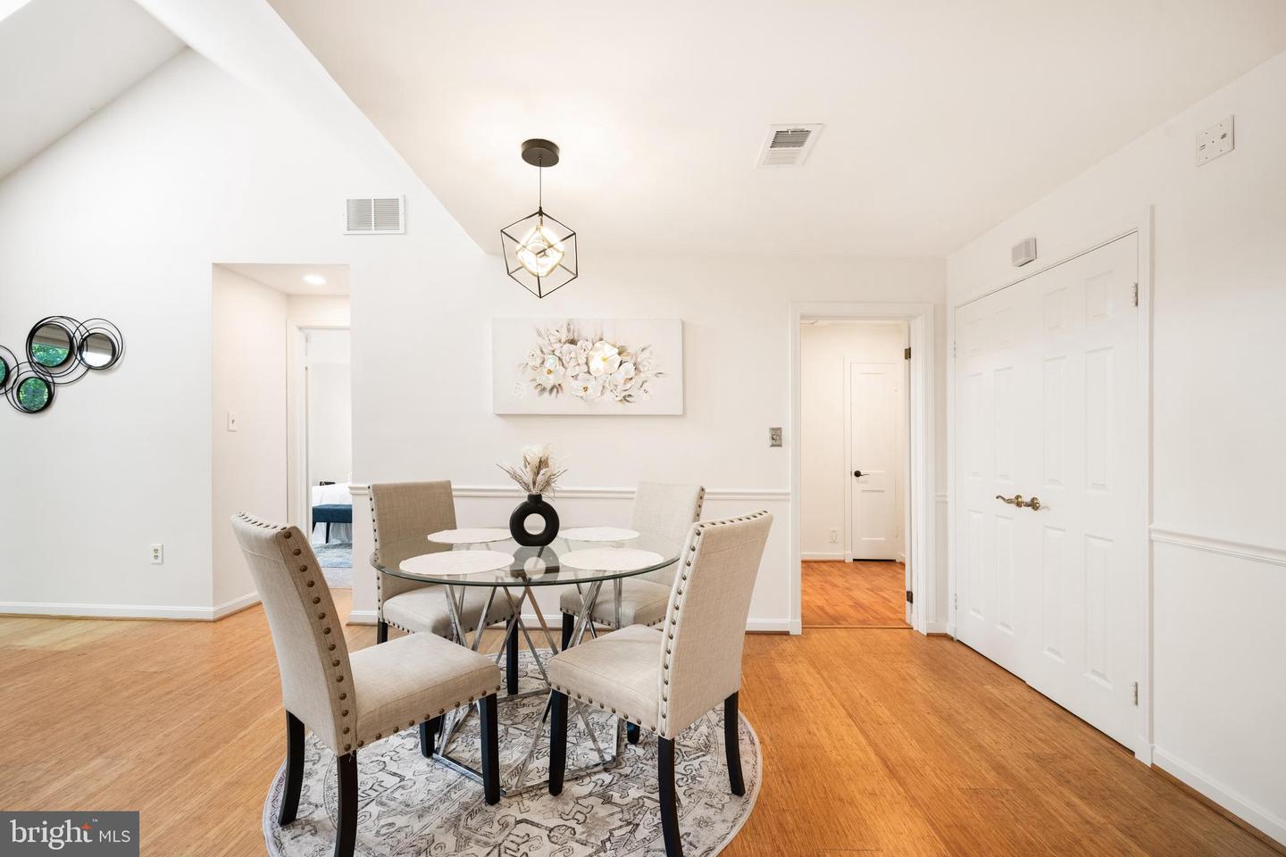 ALEXANDRIA, Virginia 22302, 2 Bedrooms Bedrooms, ,2 BathroomsBathrooms,Residential,For sale,VAAX2048998 MLS # VAAX2048998