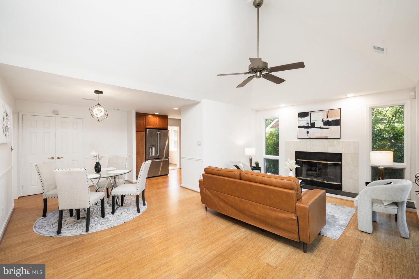 ALEXANDRIA, Virginia 22302, 2 Bedrooms Bedrooms, ,2 BathroomsBathrooms,Residential,For sale,VAAX2048998 MLS # VAAX2048998