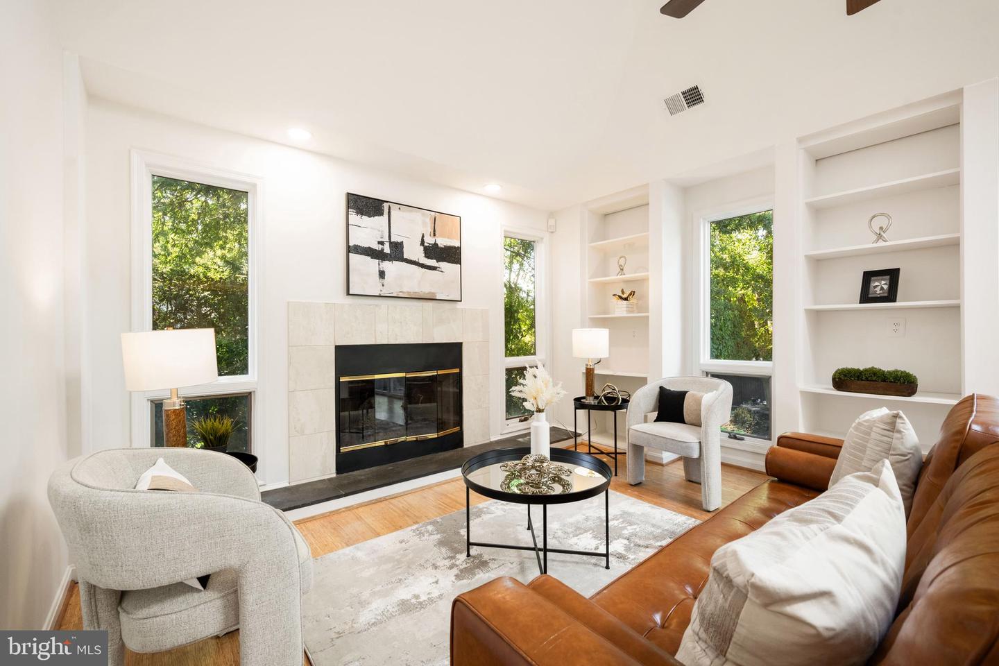 ALEXANDRIA, Virginia 22302, 2 Bedrooms Bedrooms, ,2 BathroomsBathrooms,Residential,For sale,VAAX2048998 MLS # VAAX2048998