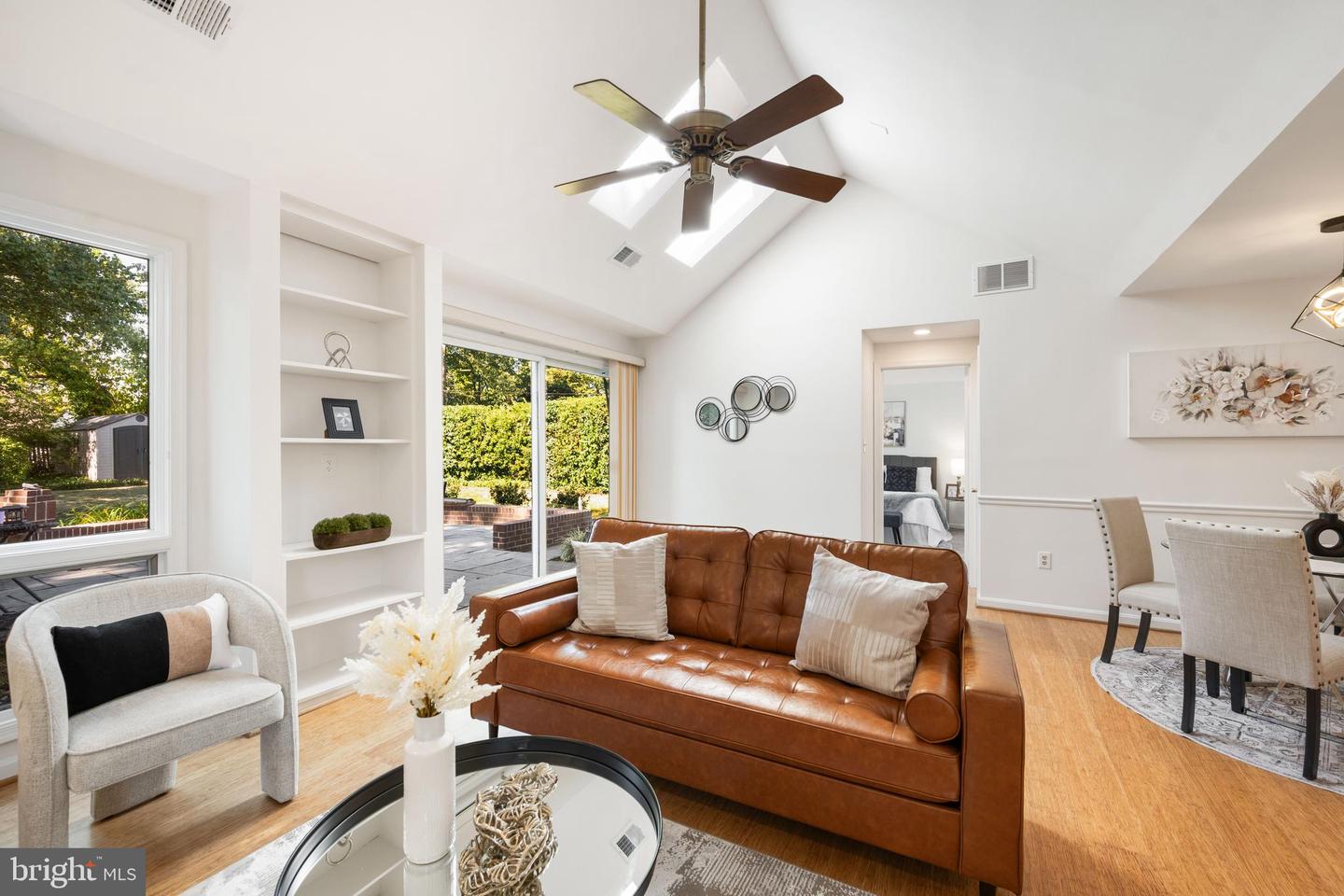 ALEXANDRIA, Virginia 22302, 2 Bedrooms Bedrooms, ,2 BathroomsBathrooms,Residential,For sale,VAAX2048998 MLS # VAAX2048998