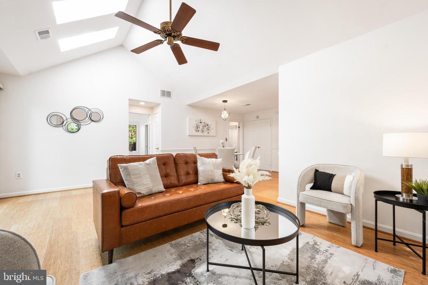 ALEXANDRIA, Virginia 22302, 2 Bedrooms Bedrooms, ,2 BathroomsBathrooms,Residential,For sale,VAAX2048998 MLS # VAAX2048998
