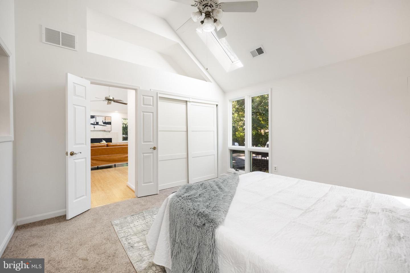 ALEXANDRIA, Virginia 22302, 2 Bedrooms Bedrooms, ,2 BathroomsBathrooms,Residential,For sale,VAAX2048998 MLS # VAAX2048998