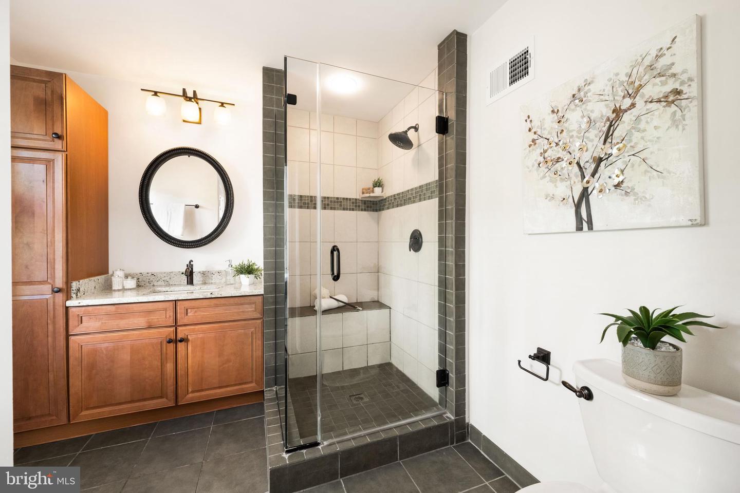 ALEXANDRIA, Virginia 22302, 2 Bedrooms Bedrooms, ,2 BathroomsBathrooms,Residential,For sale,VAAX2048998 MLS # VAAX2048998