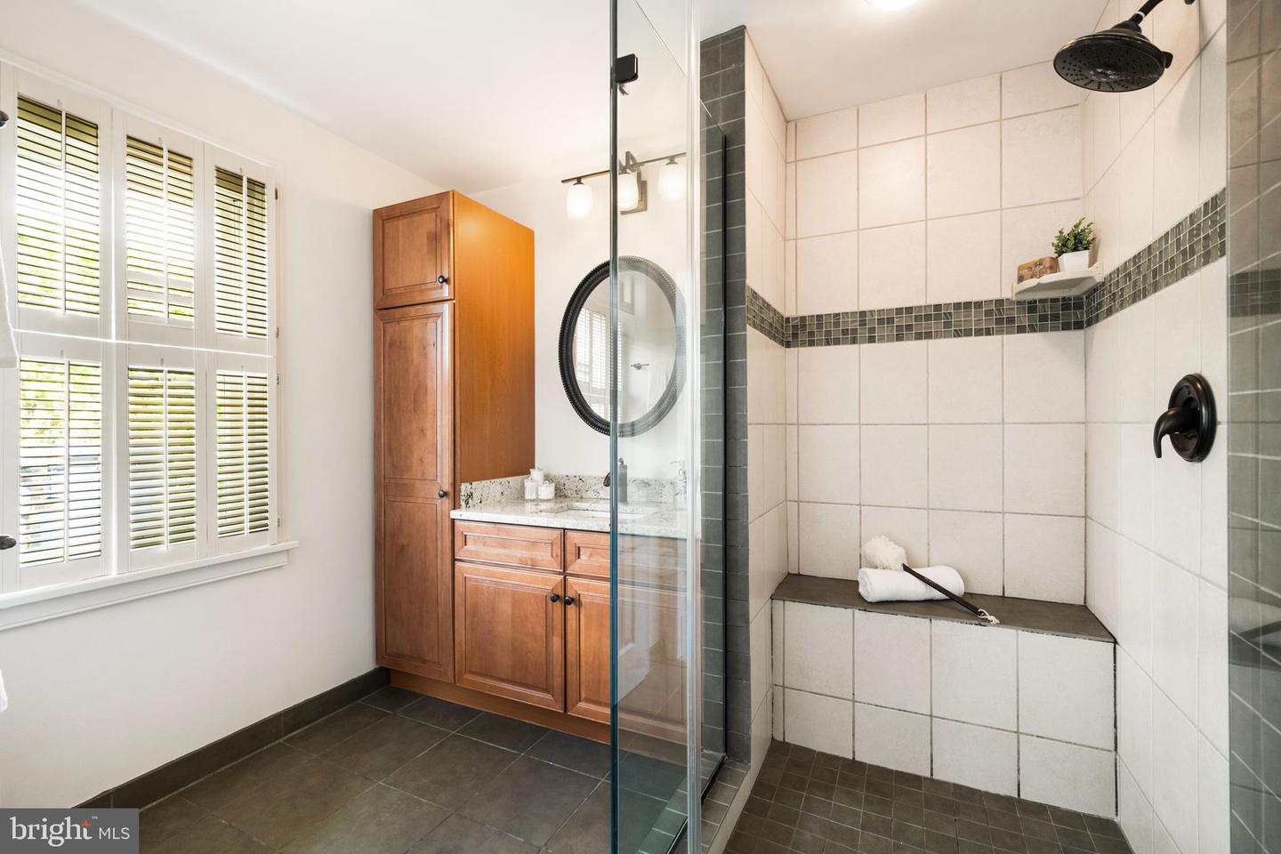 ALEXANDRIA, Virginia 22302, 2 Bedrooms Bedrooms, ,2 BathroomsBathrooms,Residential,For sale,VAAX2048998 MLS # VAAX2048998