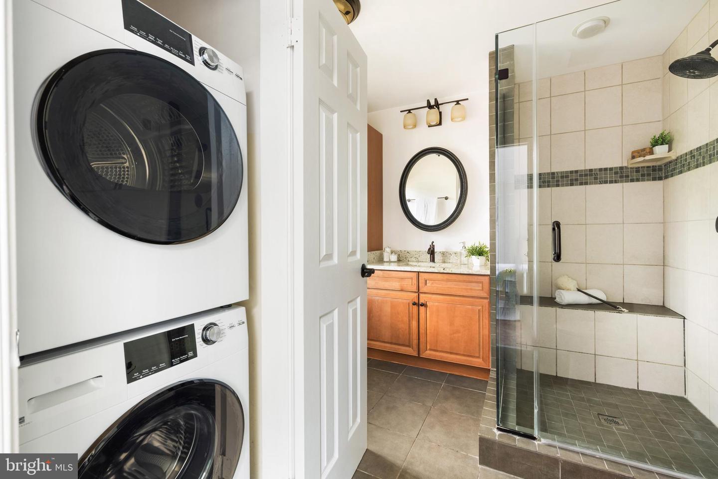 ALEXANDRIA, Virginia 22302, 2 Bedrooms Bedrooms, ,2 BathroomsBathrooms,Residential,For sale,VAAX2048998 MLS # VAAX2048998