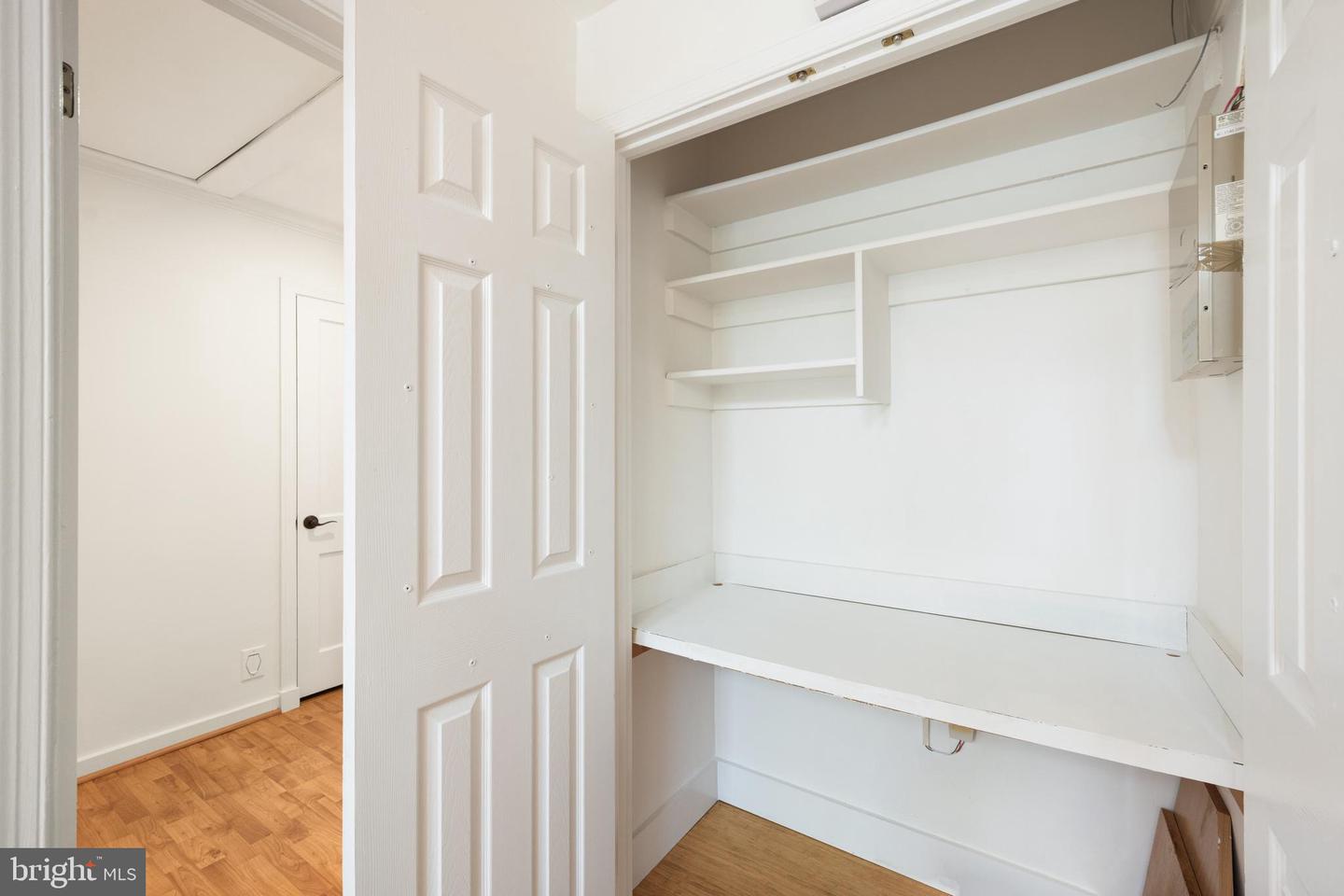ALEXANDRIA, Virginia 22302, 2 Bedrooms Bedrooms, ,2 BathroomsBathrooms,Residential,For sale,VAAX2048998 MLS # VAAX2048998