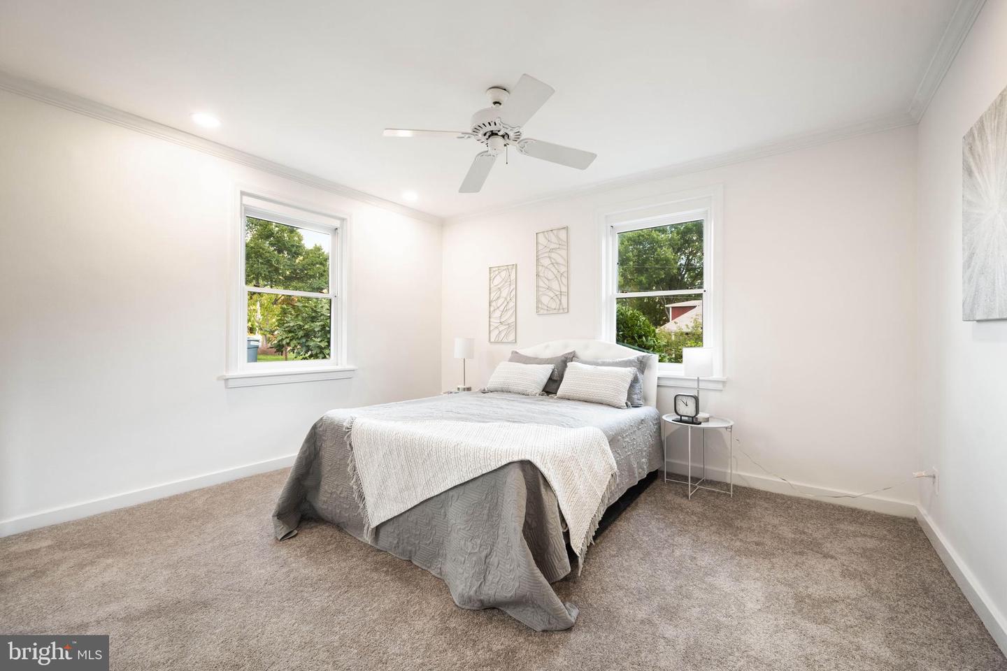 ALEXANDRIA, Virginia 22302, 2 Bedrooms Bedrooms, ,2 BathroomsBathrooms,Residential,For sale,VAAX2048998 MLS # VAAX2048998