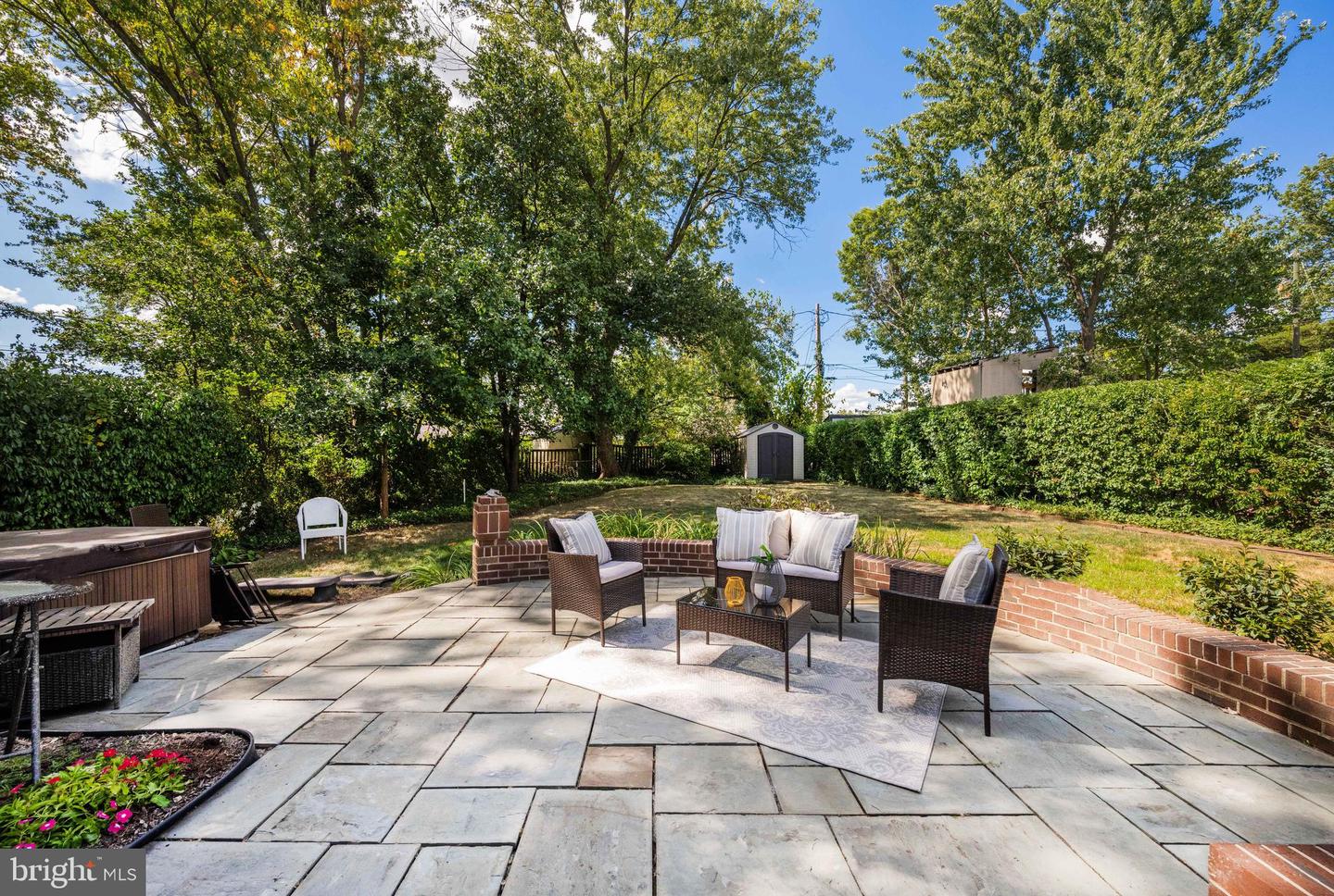 ALEXANDRIA, Virginia 22302, 2 Bedrooms Bedrooms, ,2 BathroomsBathrooms,Residential,For sale,VAAX2048998 MLS # VAAX2048998