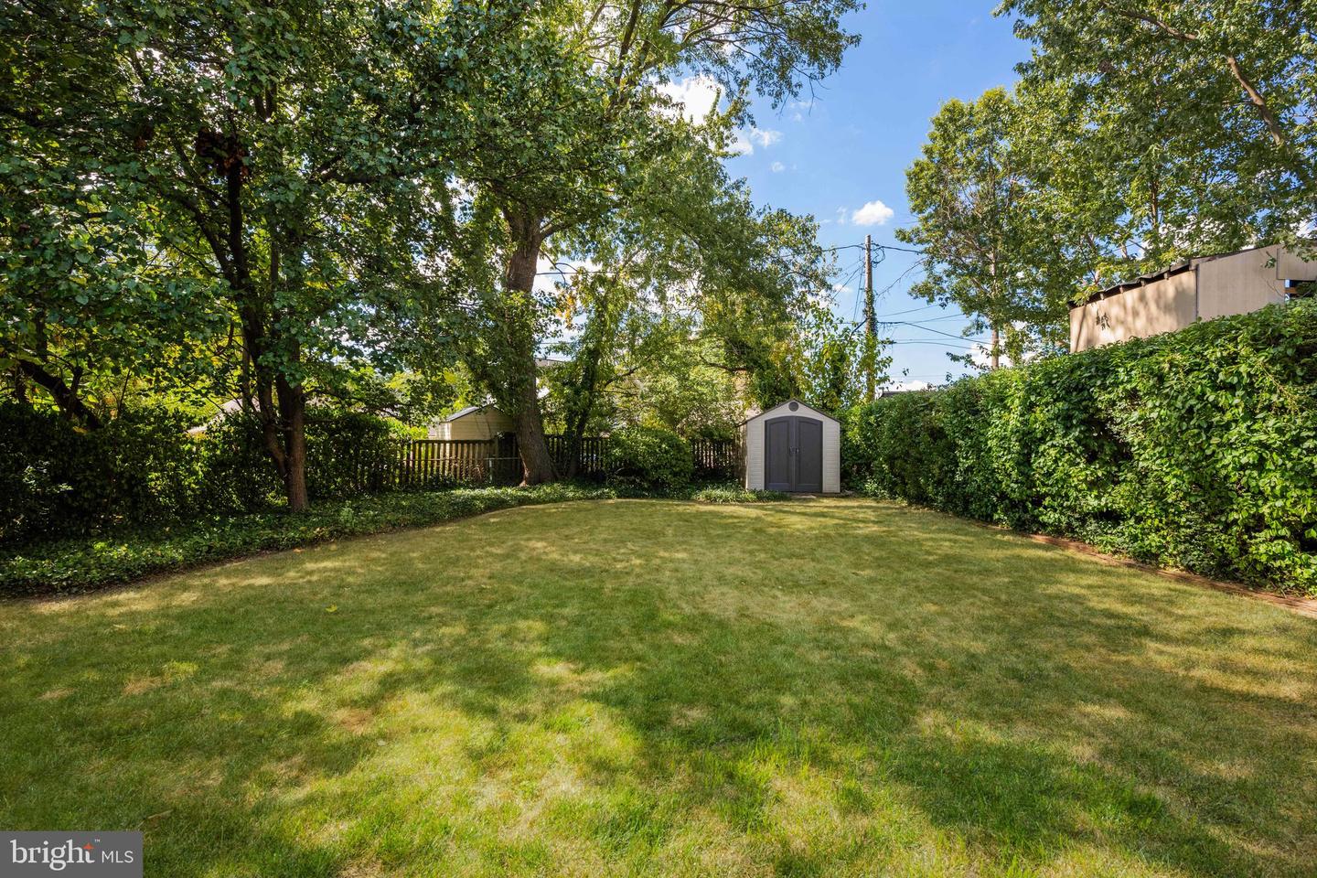 ALEXANDRIA, Virginia 22302, 2 Bedrooms Bedrooms, ,2 BathroomsBathrooms,Residential,For sale,VAAX2048998 MLS # VAAX2048998