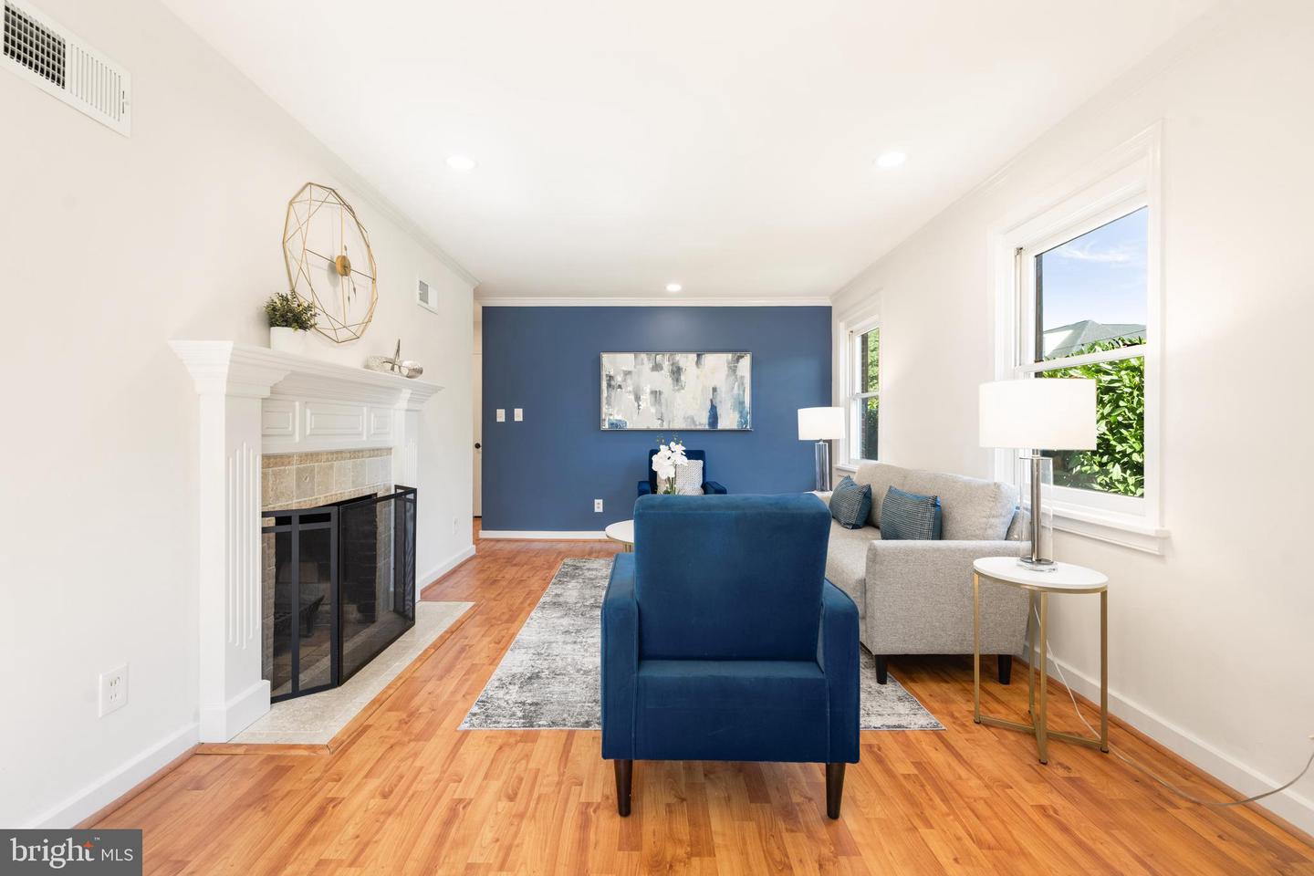 ALEXANDRIA, Virginia 22302, 2 Bedrooms Bedrooms, ,2 BathroomsBathrooms,Residential,For sale,VAAX2048998 MLS # VAAX2048998