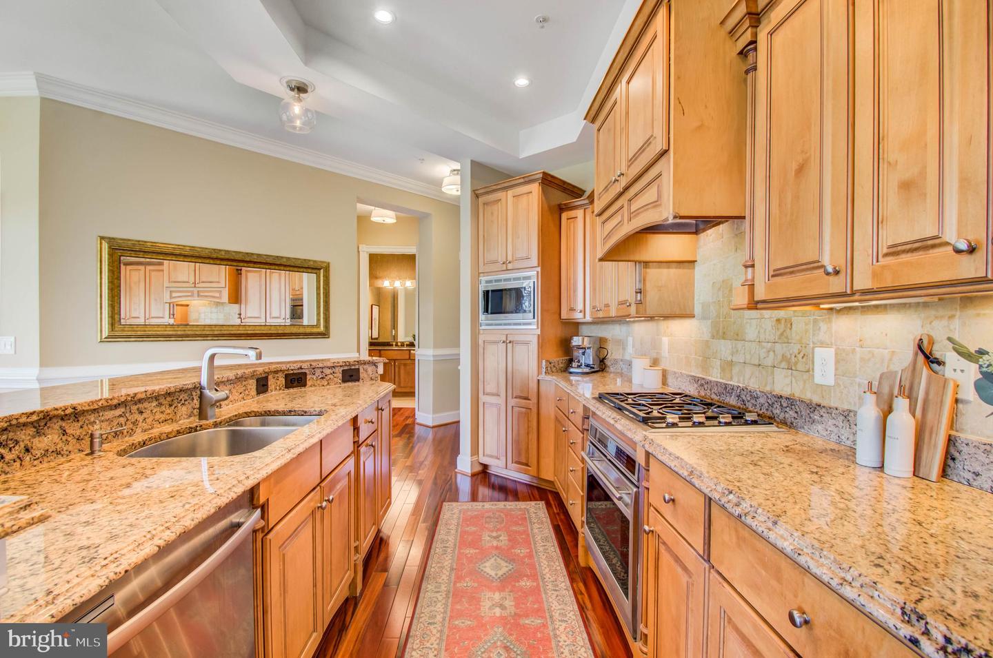 2801 LANGSTON BLVD #302, ARLINGTON, Virginia 22201, 2 Bedrooms Bedrooms, ,2 BathroomsBathrooms,Residential,For sale,2801 LANGSTON BLVD #302,VAAR2062774 MLS # VAAR2062774
