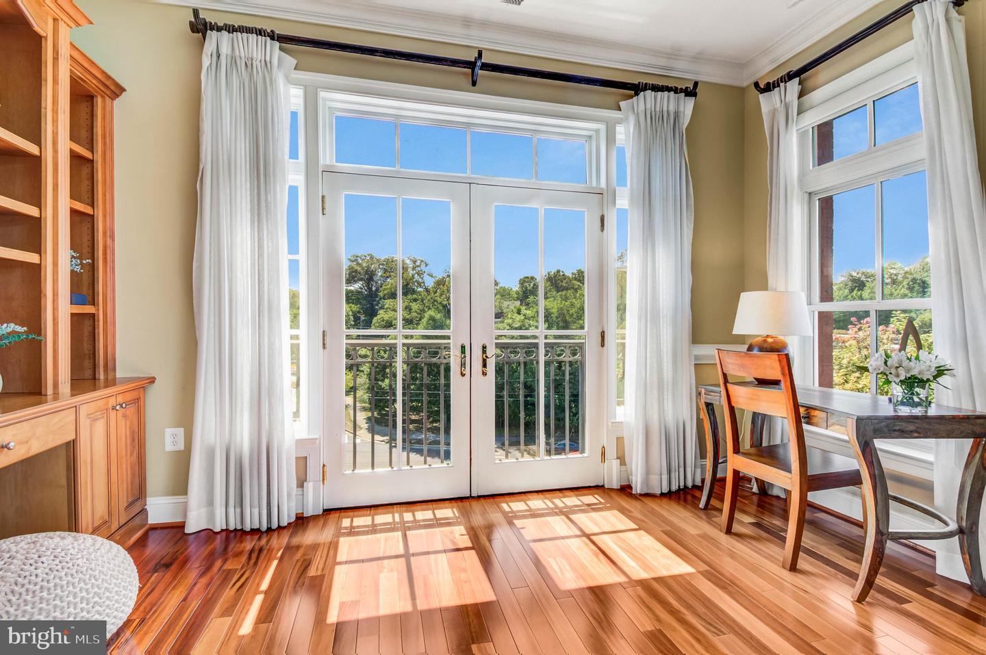 2801 LANGSTON BLVD #302, ARLINGTON, Virginia 22201, 2 Bedrooms Bedrooms, ,2 BathroomsBathrooms,Residential,For sale,2801 LANGSTON BLVD #302,VAAR2062774 MLS # VAAR2062774