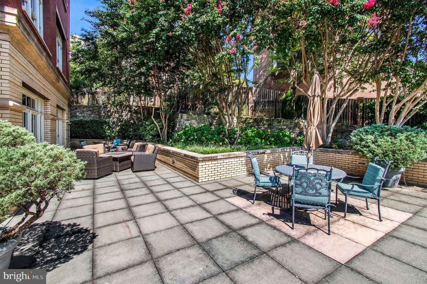 2801 LANGSTON BLVD #302, ARLINGTON, Virginia 22201, 2 Bedrooms Bedrooms, ,2 BathroomsBathrooms,Residential,For sale,2801 LANGSTON BLVD #302,VAAR2062774 MLS # VAAR2062774