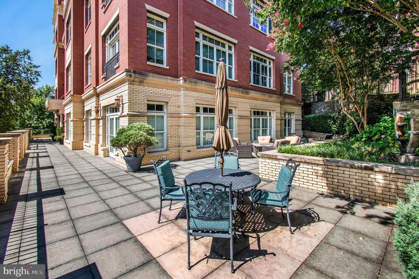 2801 LANGSTON BLVD #302, ARLINGTON, Virginia 22201, 2 Bedrooms Bedrooms, ,2 BathroomsBathrooms,Residential,For sale,2801 LANGSTON BLVD #302,VAAR2062774 MLS # VAAR2062774