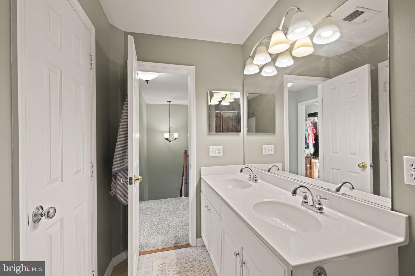 21312 LORD NELSON TER, ASHBURN, Virginia 20147, 3 Bedrooms Bedrooms, ,3 BathroomsBathrooms,Residential,For sale,21312 LORD NELSON TER,VALO2105416 MLS # VALO2105416