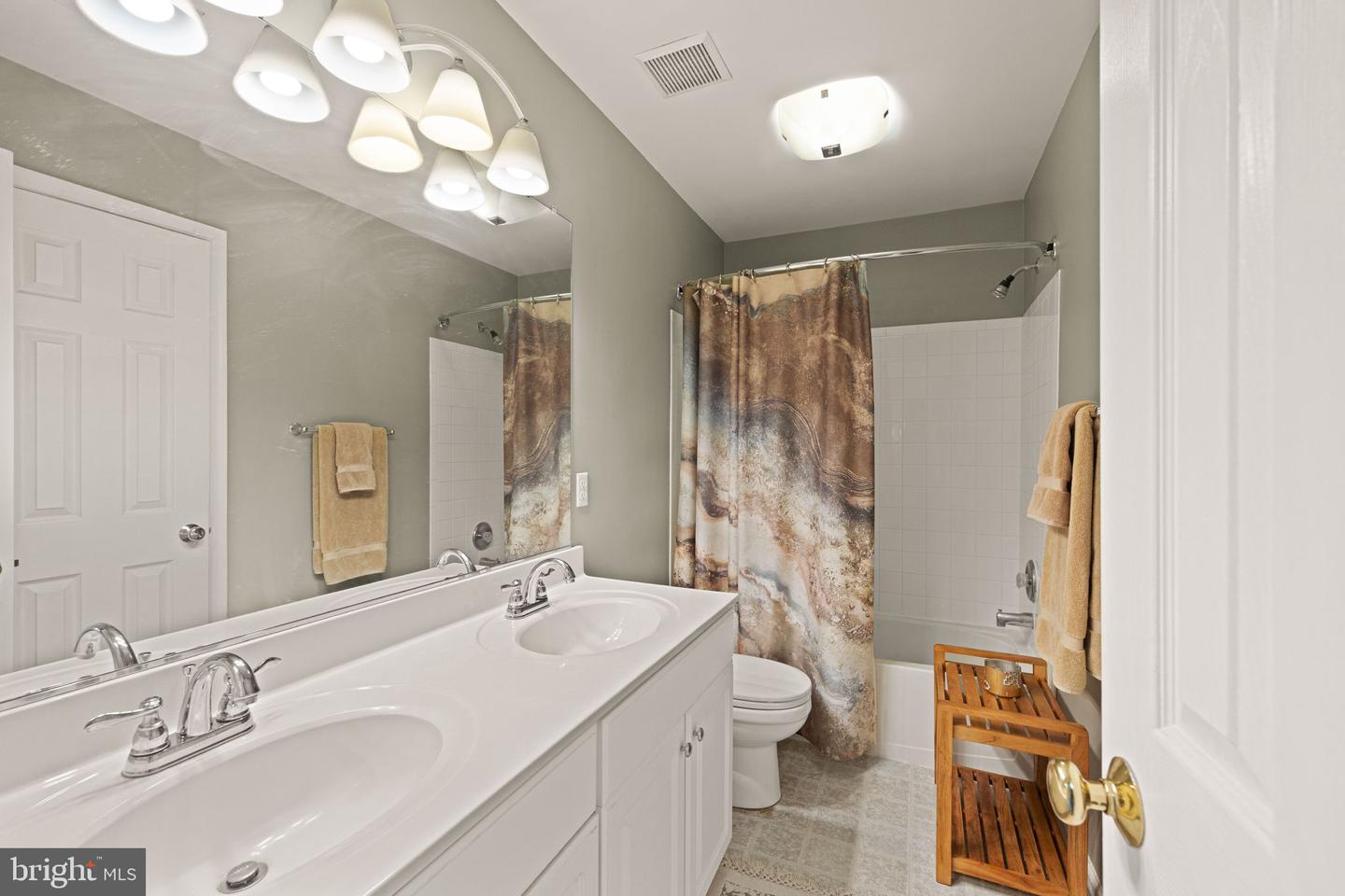 21312 LORD NELSON TER, ASHBURN, Virginia 20147, 3 Bedrooms Bedrooms, ,3 BathroomsBathrooms,Residential,For sale,21312 LORD NELSON TER,VALO2105416 MLS # VALO2105416