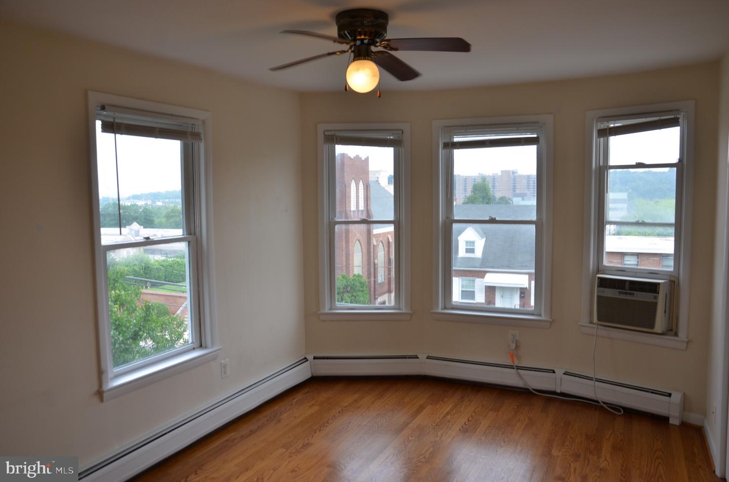 2713 24TH RD S, ARLINGTON, Virginia 22206, 4 Bedrooms Bedrooms, 6 Rooms Rooms,2 BathroomsBathrooms,Residential,For sale,2713 24TH RD S,VAAR2062800 MLS # VAAR2062800 2713 24TH RD S, ARLINGTON, Virginia 22206, 4 Bedrooms Bedrooms, 6 Rooms Rooms,2 BathroomsBathrooms,Residential,For sale,2713 24TH RD S,VAAR2062800 MLS # VAAR2062800