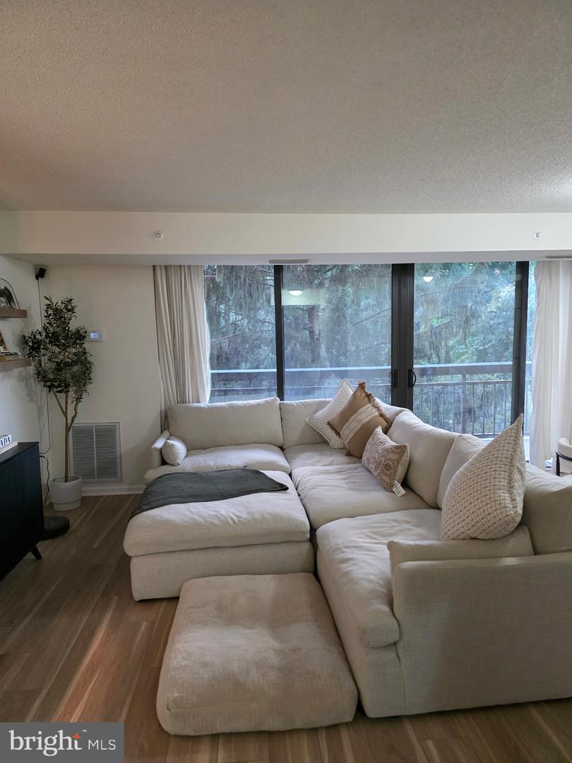 2230 GEORGE C MARSHALL DR #516, FALLS CHURCH, Virginia 22043, 2 Bedrooms Bedrooms, 1 Room Rooms,1 BathroomBathrooms,Residential,For sale,2230 GEORGE C MARSHALL DR #516,VAFX2263706 MLS # VAFX2263706 2230 GEORGE C MARSHALL DR #516, FALLS CHURCH, Virginia 22043, 2 Bedrooms Bedrooms, 1 Room Rooms,1 BathroomBathrooms,Residential,For sale,2230 GEORGE C MARSHALL DR #516,VAFX2263706 MLS # VAFX2263706