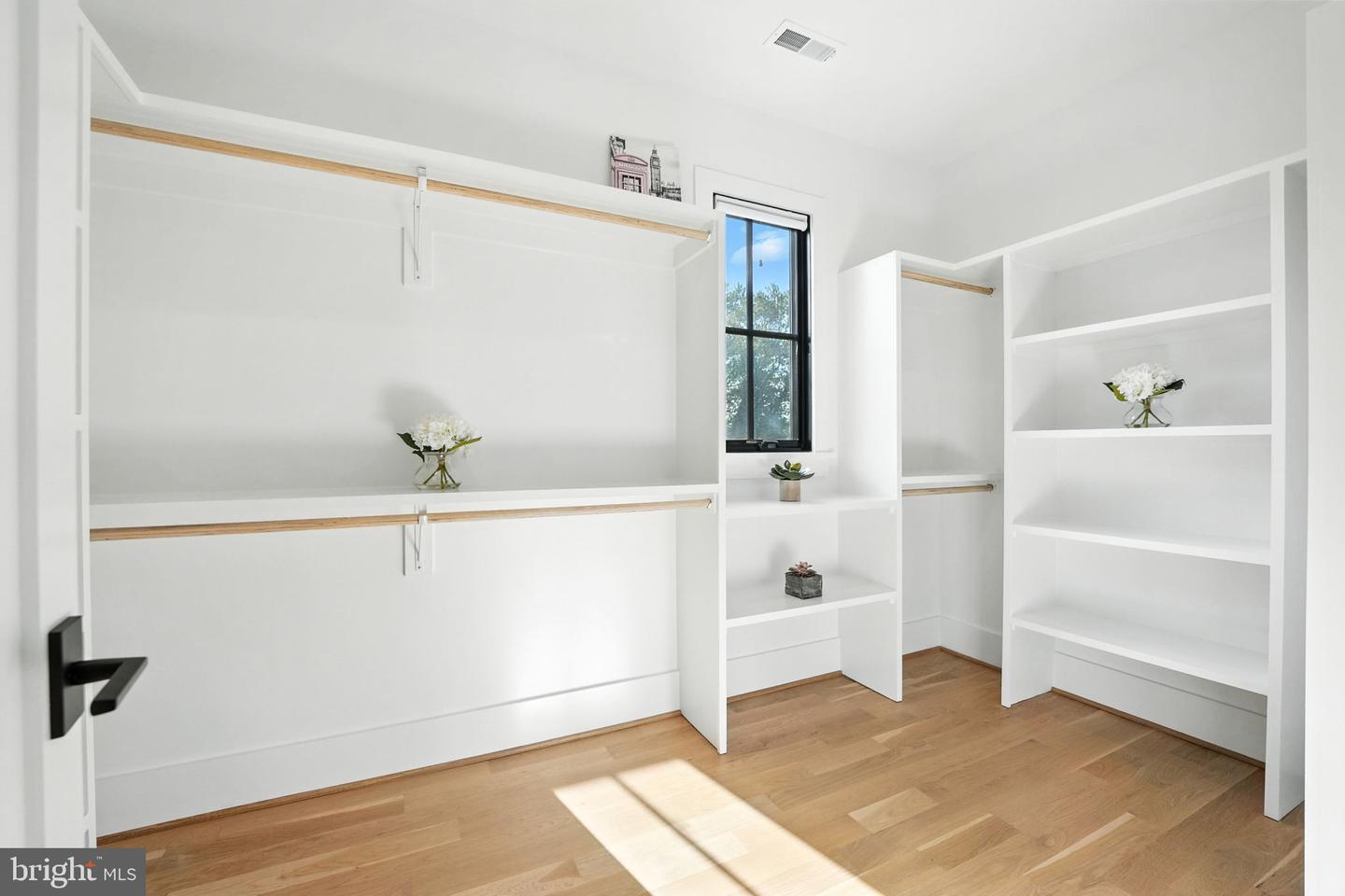 1623 DEMPSEY ST, MCLEAN, Virginia 22101, 7 Bedrooms Bedrooms, ,7 BathroomsBathrooms,Residential,For sale,1623 DEMPSEY ST,VAFX2263828 MLS # VAFX2263828