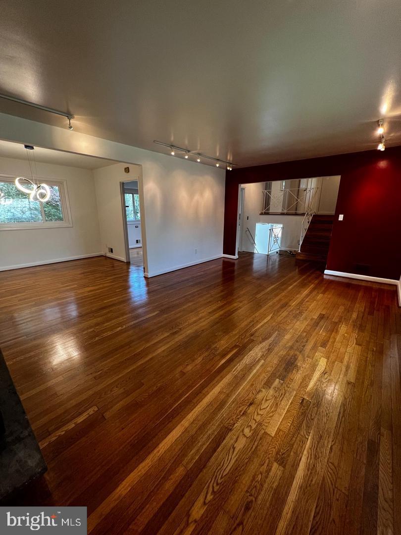 6523 KERNS RD, FALLS CHURCH, Virginia 22044, 4 Bedrooms Bedrooms, ,4 BathroomsBathrooms,Residential,For sale,6523 KERNS RD,VAFX2263872 MLS # VAFX2263872