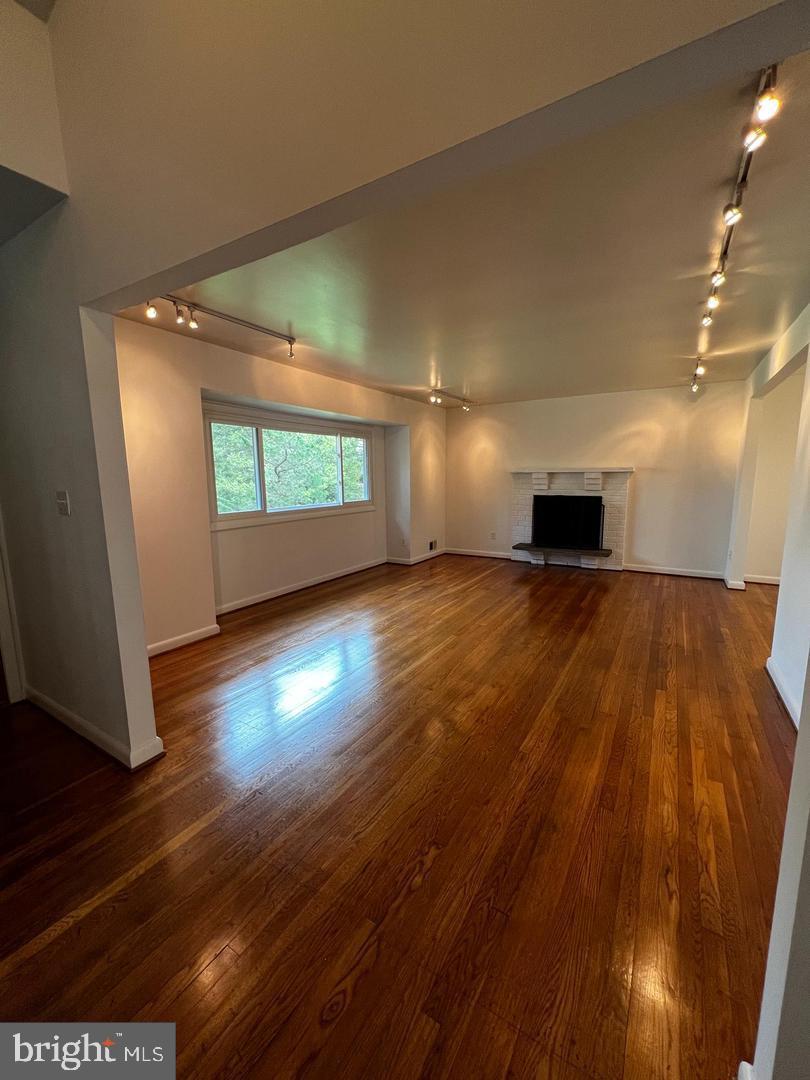 6523 KERNS RD, FALLS CHURCH, Virginia 22044, 4 Bedrooms Bedrooms, ,4 BathroomsBathrooms,Residential,For sale,6523 KERNS RD,VAFX2263872 MLS # VAFX2263872