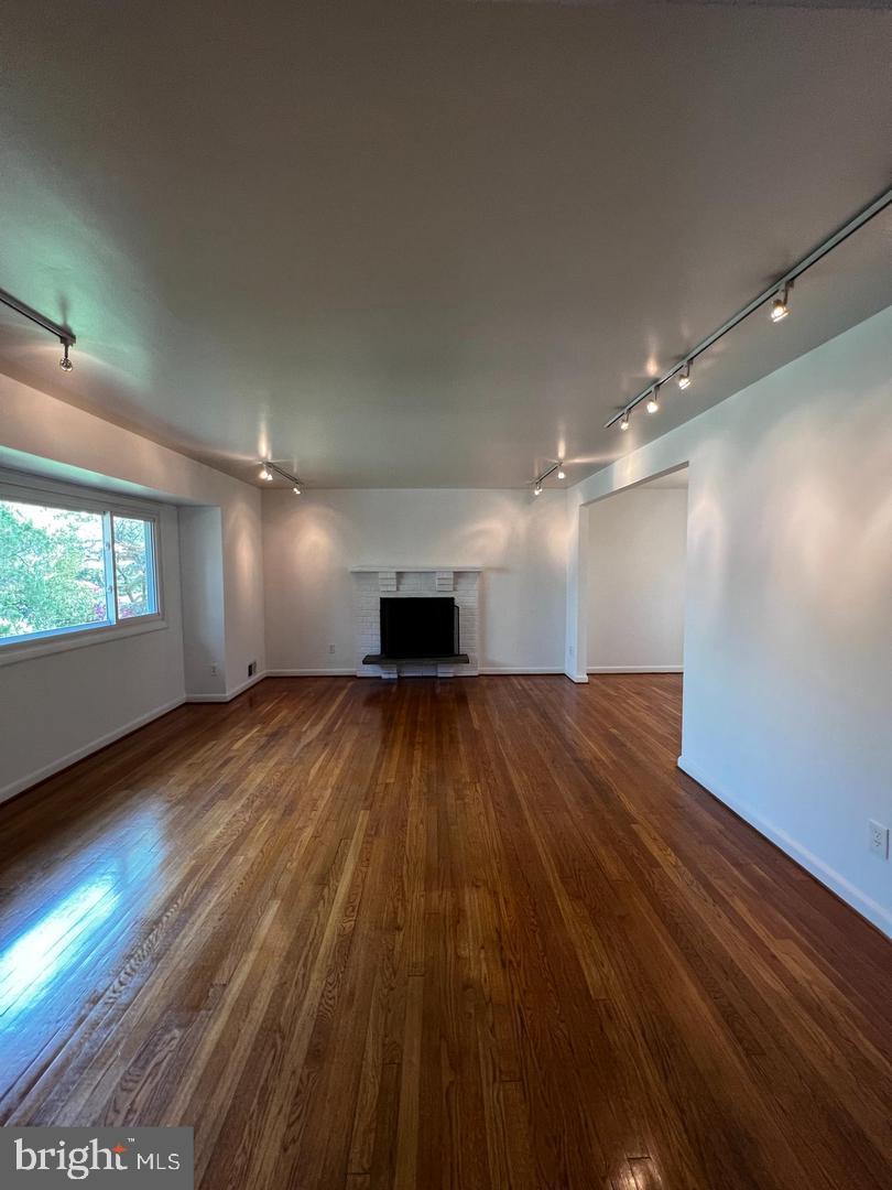6523 KERNS RD, FALLS CHURCH, Virginia 22044, 4 Bedrooms Bedrooms, ,4 BathroomsBathrooms,Residential,For sale,6523 KERNS RD,VAFX2263872 MLS # VAFX2263872