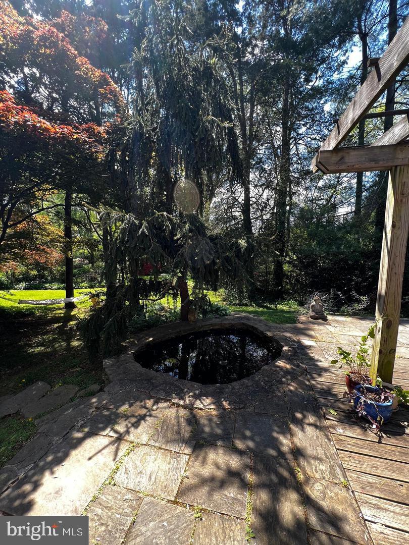 6523 KERNS RD, FALLS CHURCH, Virginia 22044, 4 Bedrooms Bedrooms, ,4 BathroomsBathrooms,Residential,For sale,6523 KERNS RD,VAFX2263872 MLS # VAFX2263872