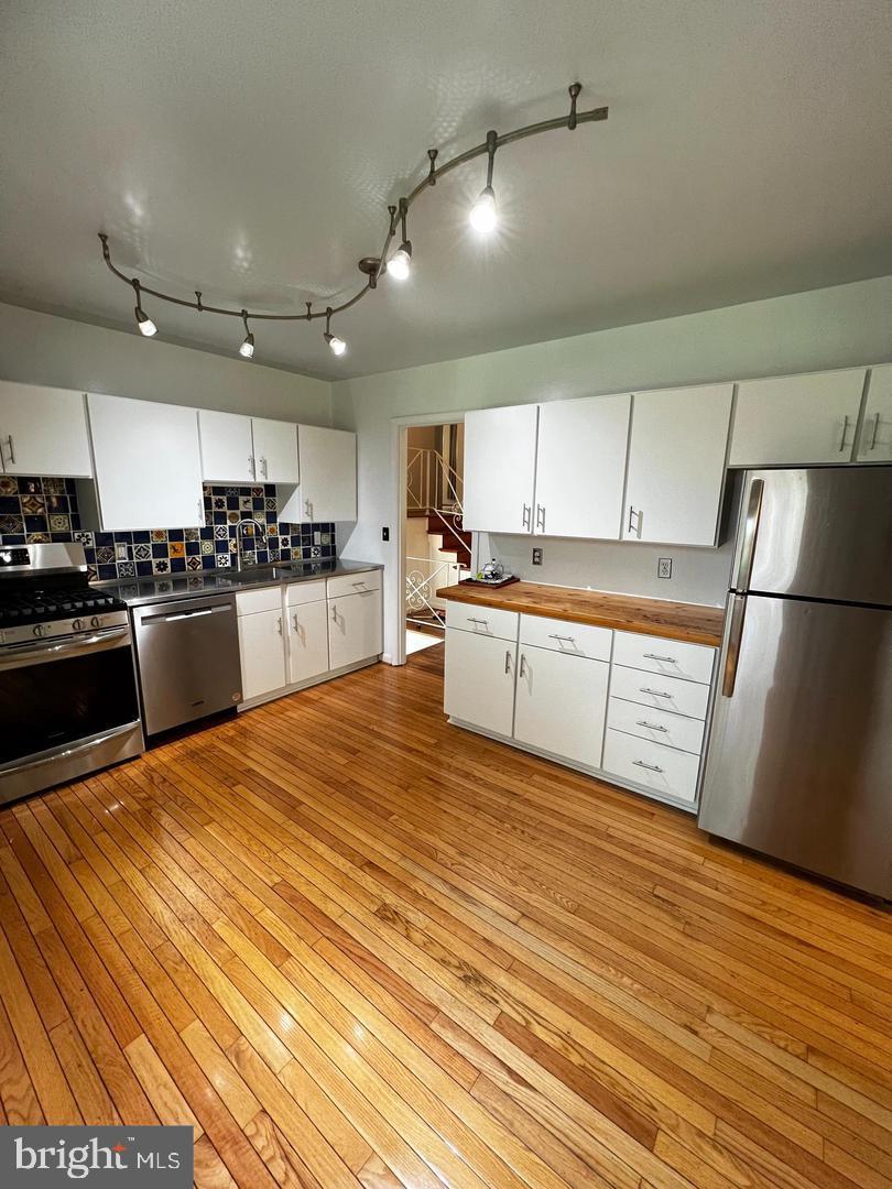6523 KERNS RD, FALLS CHURCH, Virginia 22044, 4 Bedrooms Bedrooms, ,4 BathroomsBathrooms,Residential,For sale,6523 KERNS RD,VAFX2263872 MLS # VAFX2263872