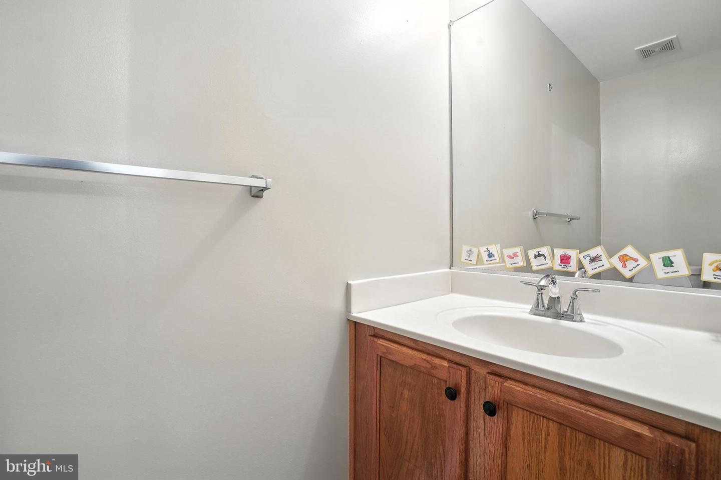 17173 MAGIC MOUNTAIN DR, ROUND HILL, Virginia 20141, 3 Bedrooms Bedrooms, ,1 BathroomBathrooms,Residential,For sale,17173 MAGIC MOUNTAIN DR,VALO2105784 MLS # VALO2105784