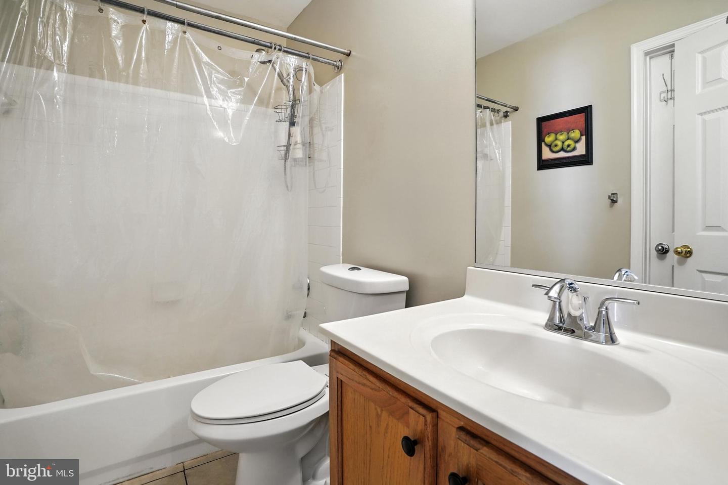 17173 MAGIC MOUNTAIN DR, ROUND HILL, Virginia 20141, 3 Bedrooms Bedrooms, ,1 BathroomBathrooms,Residential,For sale,17173 MAGIC MOUNTAIN DR,VALO2105784 MLS # VALO2105784