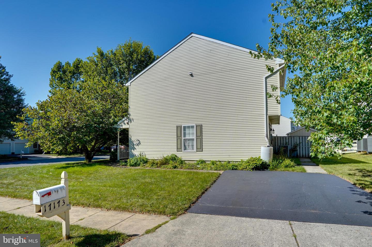 17173 MAGIC MOUNTAIN DR, ROUND HILL, Virginia 20141, 3 Bedrooms Bedrooms, ,1 BathroomBathrooms,Residential,For sale,17173 MAGIC MOUNTAIN DR,VALO2105784 MLS # VALO2105784