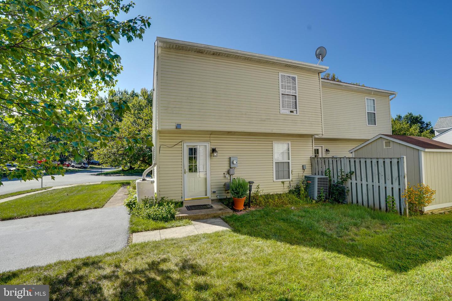 17173 MAGIC MOUNTAIN DR, ROUND HILL, Virginia 20141, 3 Bedrooms Bedrooms, ,1 BathroomBathrooms,Residential,For sale,17173 MAGIC MOUNTAIN DR,VALO2105784 MLS # VALO2105784