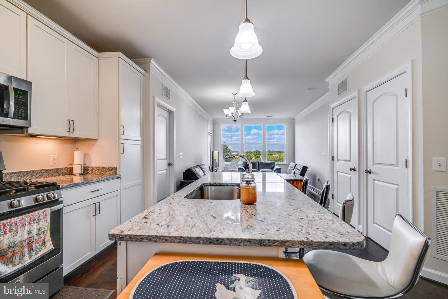 13722 NEIL ARMSTRONG AVE #405, HERNDON, Virginia 20171, 2 Bedrooms Bedrooms, ,2 BathroomsBathrooms,Residential,For sale,13722 NEIL ARMSTRONG AVE #405,VAFX2264352 MLS # VAFX2264352