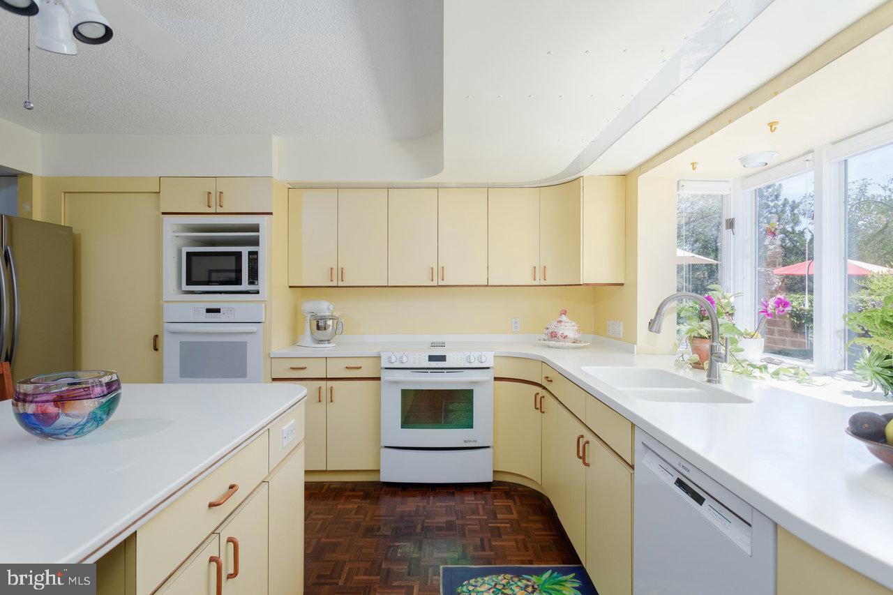 700 NEW YORK AVE, HARRISONBURG, Virginia 22801, 3 Bedrooms Bedrooms, ,2 BathroomsBathrooms,Residential,For sale,700 NEW YORK AVE,VAHC2000486 MLS # VAHC2000486