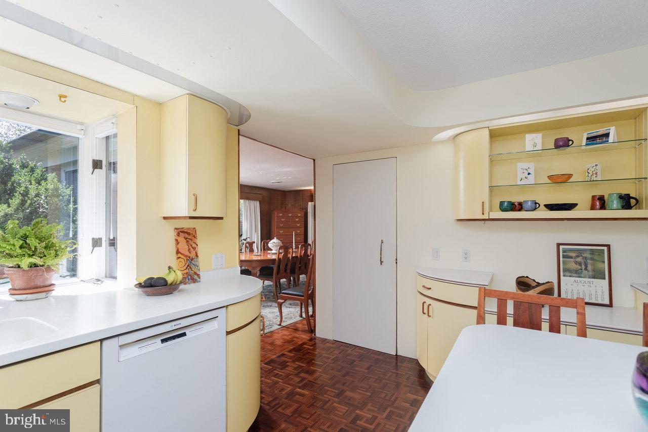 700 NEW YORK AVE, HARRISONBURG, Virginia 22801, 3 Bedrooms Bedrooms, ,2 BathroomsBathrooms,Residential,For sale,700 NEW YORK AVE,VAHC2000486 MLS # VAHC2000486
