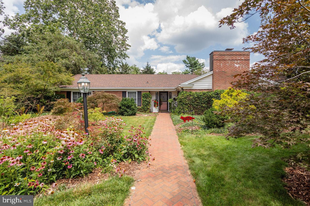 700 NEW YORK AVE, HARRISONBURG, Virginia 22801, 3 Bedrooms Bedrooms, ,2 BathroomsBathrooms,Residential,For sale,700 NEW YORK AVE,VAHC2000486 MLS # VAHC2000486