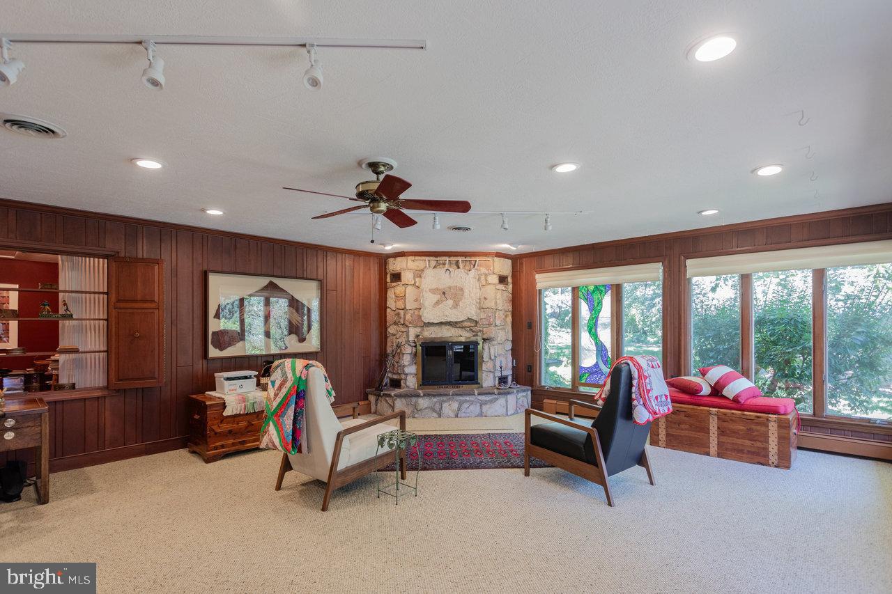 700 NEW YORK AVE, HARRISONBURG, Virginia 22801, 3 Bedrooms Bedrooms, ,2 BathroomsBathrooms,Residential,For sale,700 NEW YORK AVE,VAHC2000486 MLS # VAHC2000486