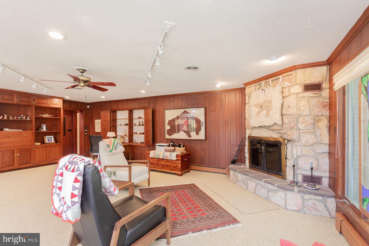 700 NEW YORK AVE, HARRISONBURG, Virginia 22801, 3 Bedrooms Bedrooms, ,2 BathroomsBathrooms,Residential,For sale,700 NEW YORK AVE,VAHC2000486 MLS # VAHC2000486