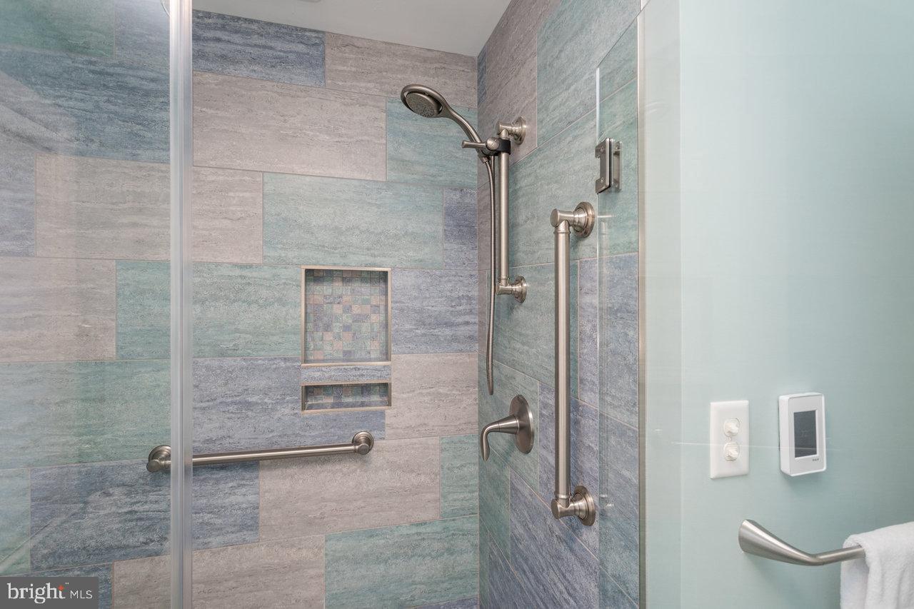 700 NEW YORK AVE, HARRISONBURG, Virginia 22801, 3 Bedrooms Bedrooms, ,2 BathroomsBathrooms,Residential,For sale,700 NEW YORK AVE,VAHC2000486 MLS # VAHC2000486